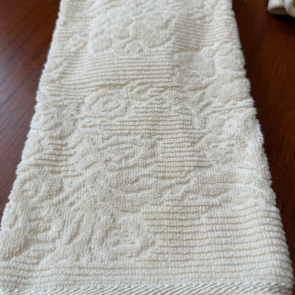 NEW Croscill Floral Rose Ivory Cotton Towel Set 6pc Bath Hand Washcloth Damask